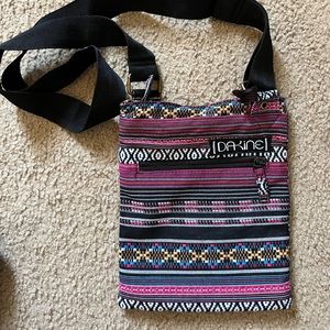 dakine crossbody purse